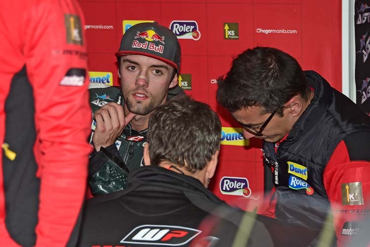 Jonas Folger mit dem AGR-Team