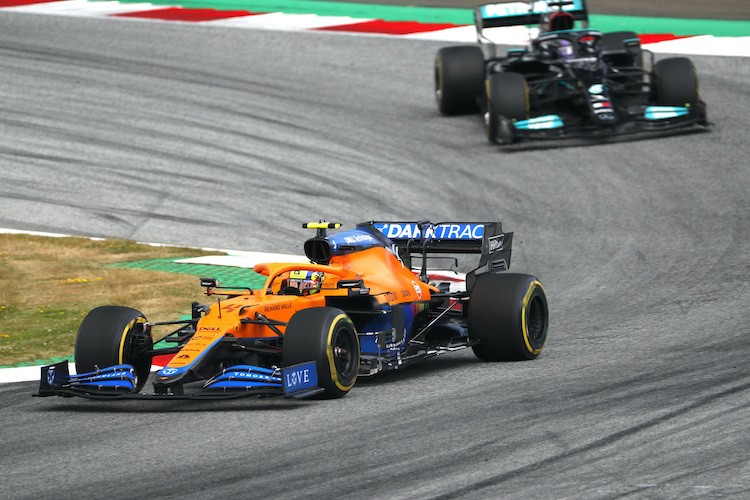 Lando Norris vor Lewis Hamilton