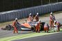 Fernando Alonso schaut sich die Bescherung an