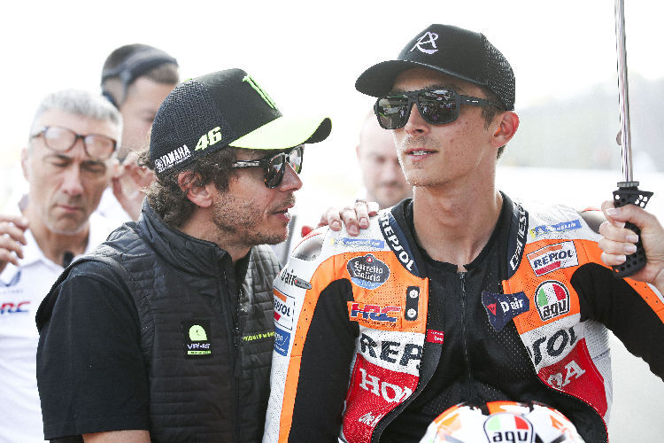 Luca Marini mit Halbbruder Valentino Rossi (l.)