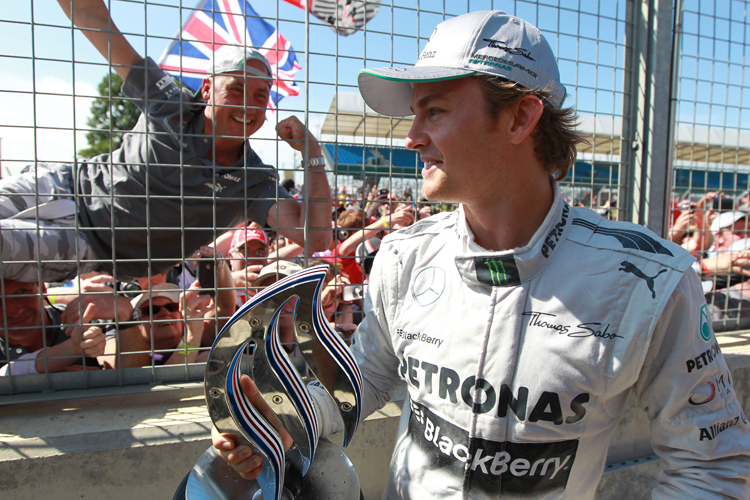 Ein starker Lewis Hamilton holt auch das Beste aus WM-Leader Nico Rosberg raus: 2013 siegte der Deutsche im Heimrennen seines Teamkollegen