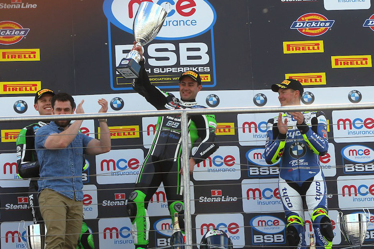 BSB Donington Podium Lauf 1 - Luke Mossey, Leon Haslam und Christian Iddon (v.l.)