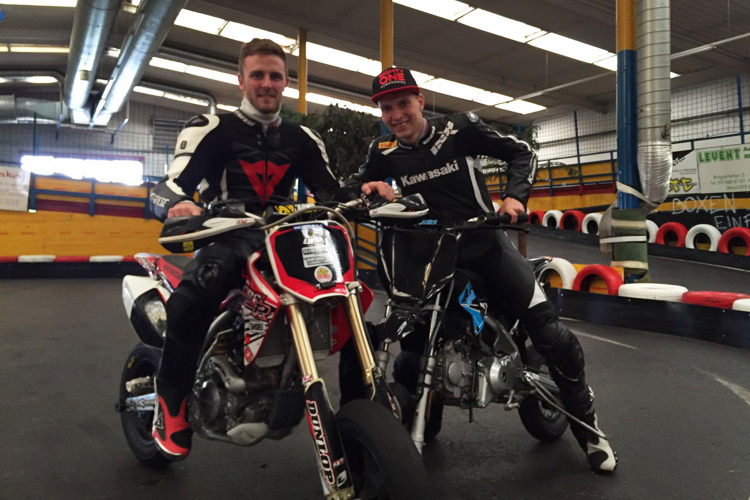 Kevin Wahr (li.) und Dominic Schmitter auf ihren Pitbikes