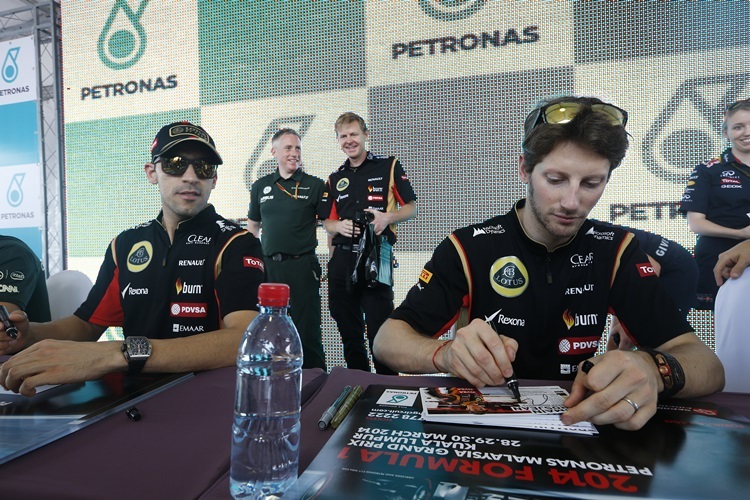 Romain Grosjean und Pastor Maldonado bei der Autogrammstunde