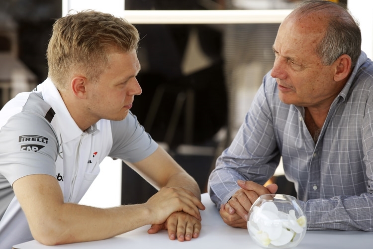 Kevin Magnussen 2014 mit Ron Dennis