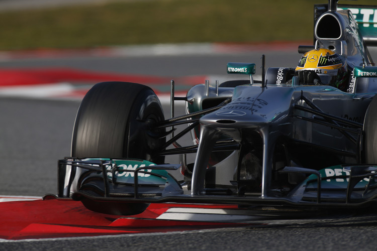 Lewis Hamilton im Mercedes auf dem Circuit de Catalunya