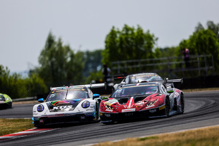  Der Lamborghini Hurácan GT3 Evo2 und der Porsche 911 GT3 R müssen verglichen mit Oschersleben am meisten Gewicht zuladen