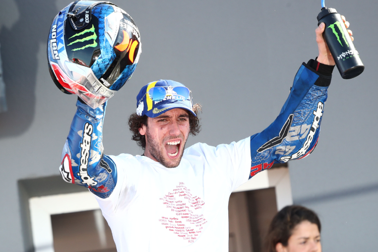 Álex Rins jubelt über den vorerst letzten Suzuki-Sieg in der MotoGP