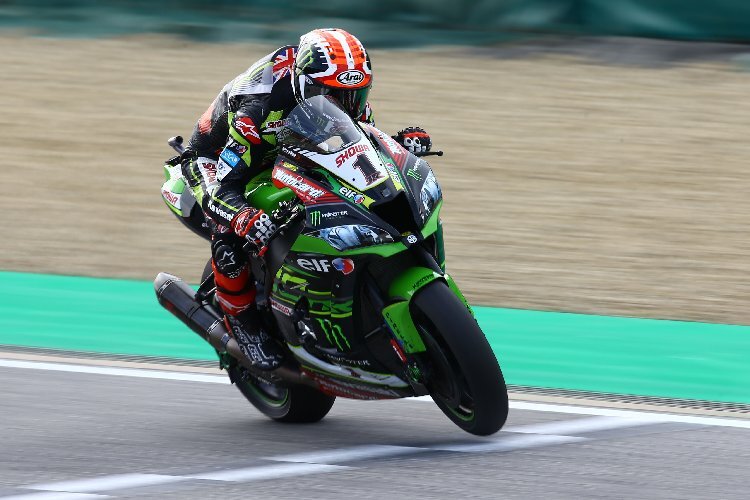 Jonathan Rea brauste als Sieger über den Zielstrich