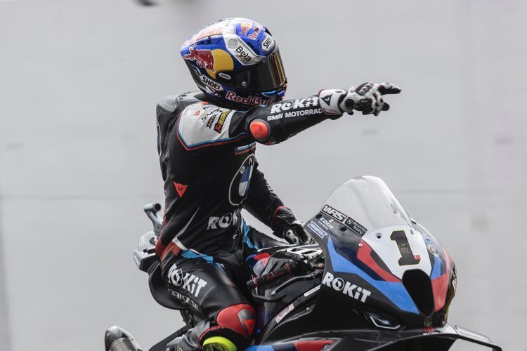 Toprak Razgatlioglu holte in Donington Park einen Hattrick
