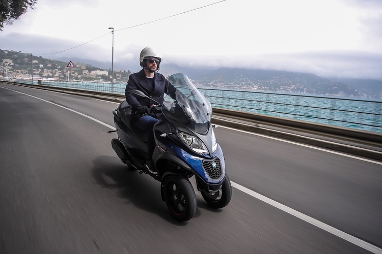 Piaggio hat sich mit Autoliv zusammengetan, einem der grössten Hersteller von Auto-Airbags, um Motorrad-Airbags zu entwickeln