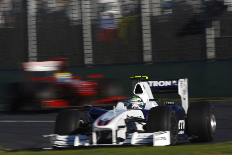 Nick Heidfeld zischt durch den Albert-Park