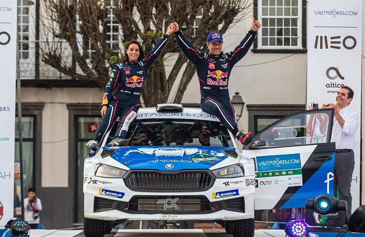 Laurène Godey und Sébastien Loeb beim Azoren-Sieg