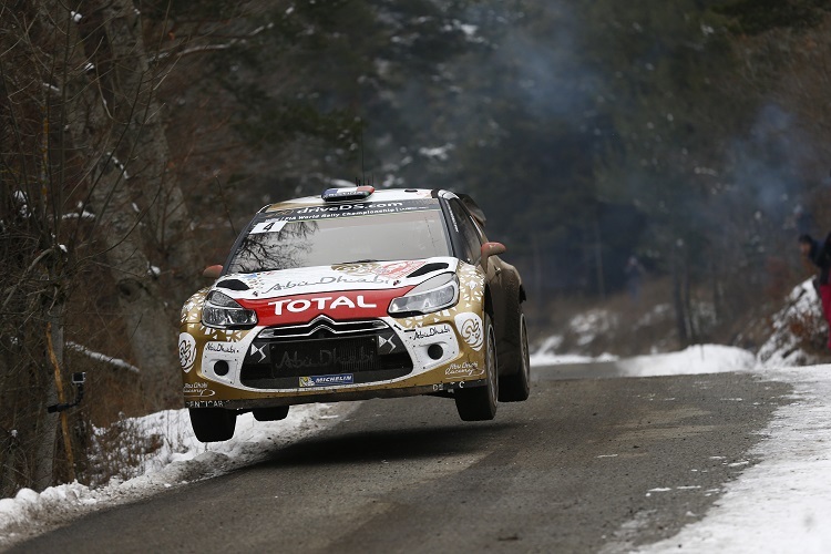 Sébastien Loeb beim Sprung in die Top-Ten