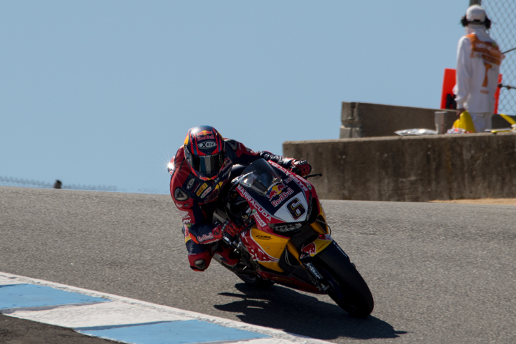 Stefan Bradl in der berühmten Corkscrew