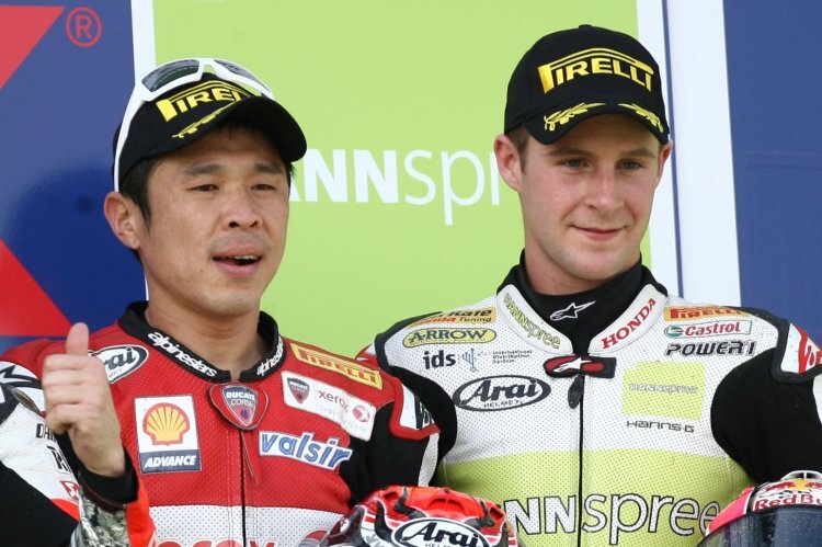 Nürburgring 2010: Nori Haga und Jonathan Rea gemeinsam auf dem Podium