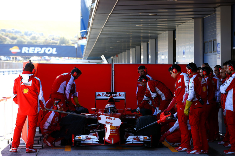 Geheimniskrämerei beim Testbesten: Kimi Räikkönen mit Ferrari