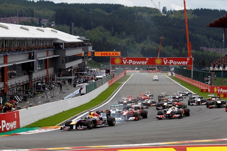 Der Start in Spa, Vettel gleich in Führung