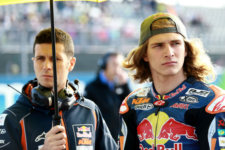 Karel Hanika am Startplatz in Aragón, neben ihm Ex-GP-Fahrer Joan Olivé