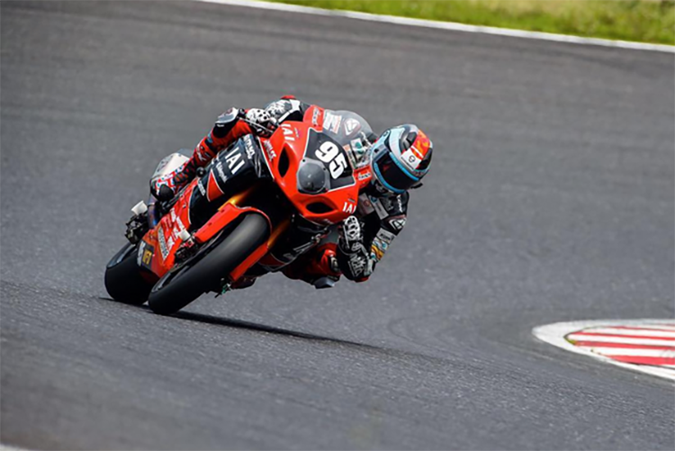 Marcel Schrötter auf der GSX-R1000 in Suzuka