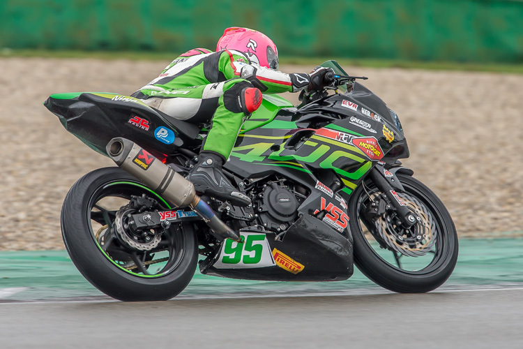 Gaststarter Scott Deroue (Kawasaki) gewann das erste 300er-Rennen in Assen