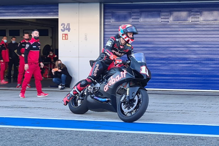 Nicolo Bulega auf der Ducati 955 V2