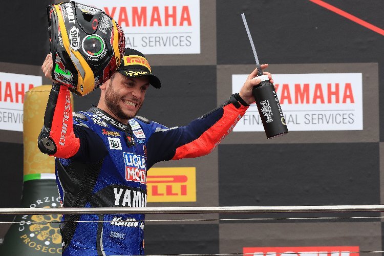 Sandro Cortese gewinnt sein erstes Rennen in der Supersport-WM