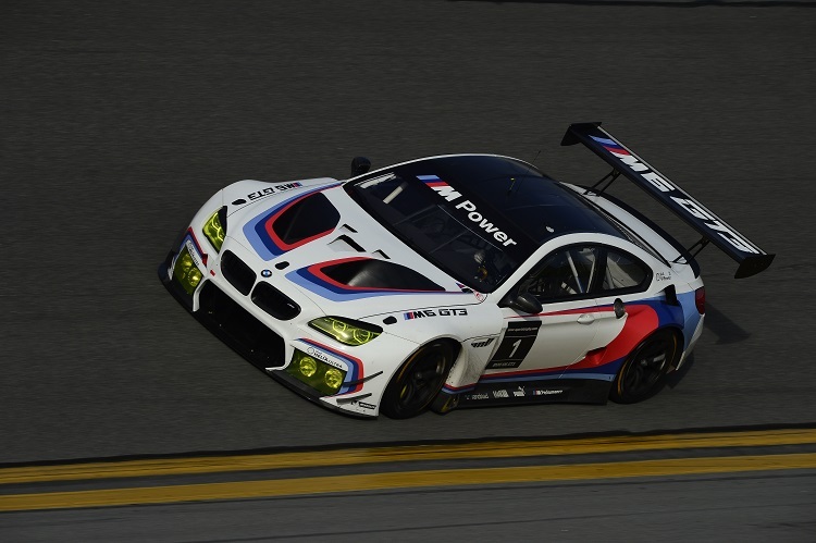 Der BMW M6 GT3 in der Steilkurve von Daytona