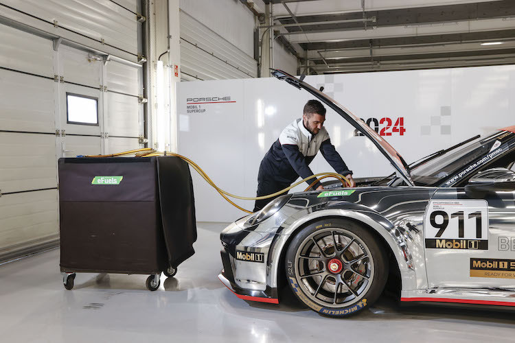 Der Porsche Mobil 1 Supercup wird in der Saison 2024 erstmals auf einen nahezu CO2-neutralen Kraftstoff setzen