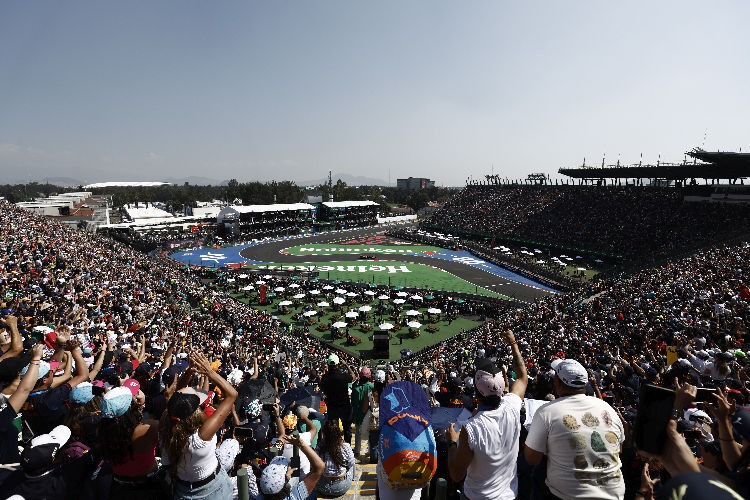 Die Strecke Autódromo Hermanos Rodríguez in Mexiko-Stadt führt durch ein Baseball-Stadion