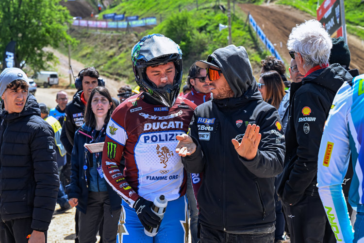 Alessandro Lupino (li.) mit Tony Cairoli