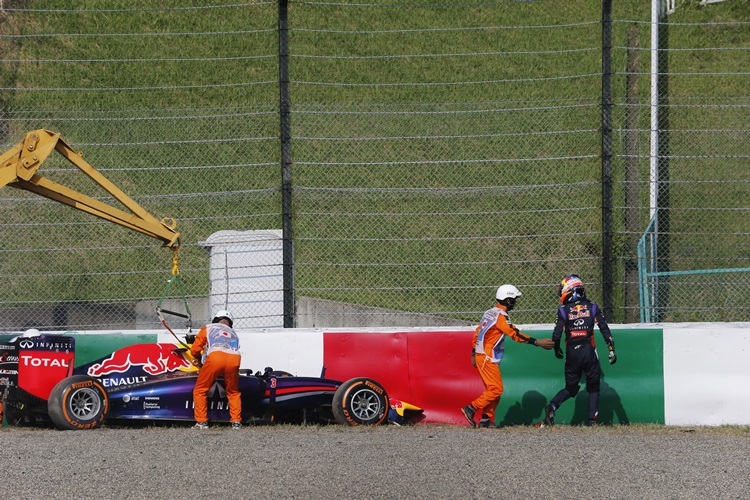 Auch Daniel Ricciardo schaffte es nicht unbeschadet um die Strecke