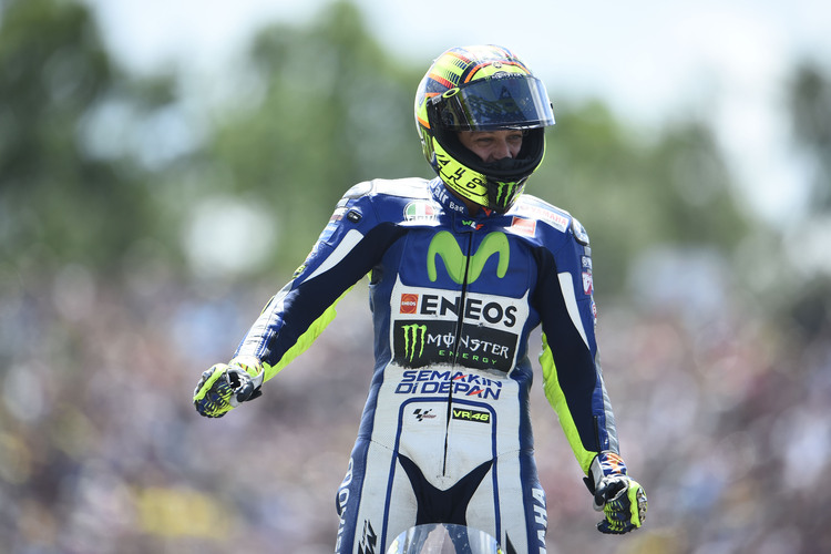 Valentino Rossi jubelt nach dem Assen-GP