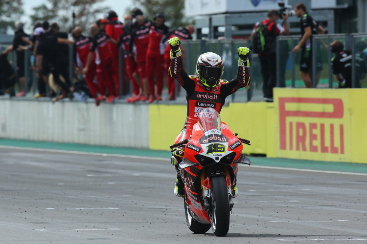 Alvaro Bautista gewann sein achtes Rennen in diesem Jahr