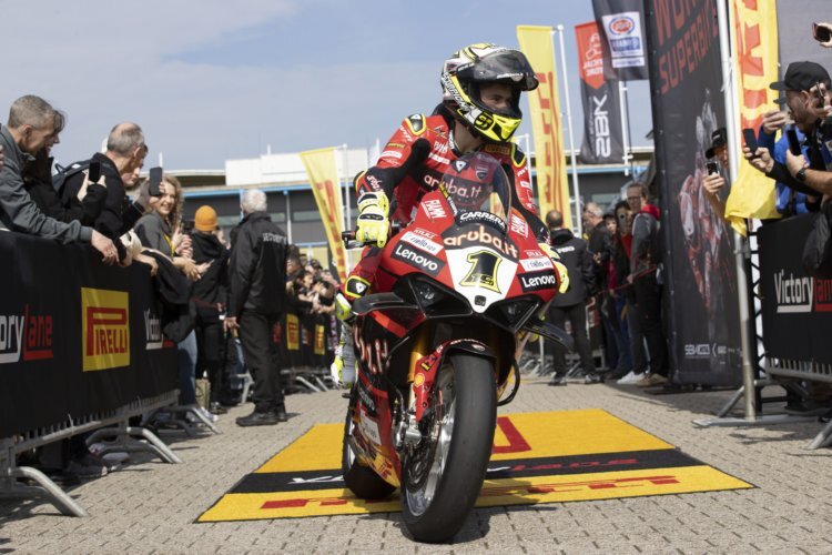 Alvaro Bautista fuhr als Sieger ins Parc ferme