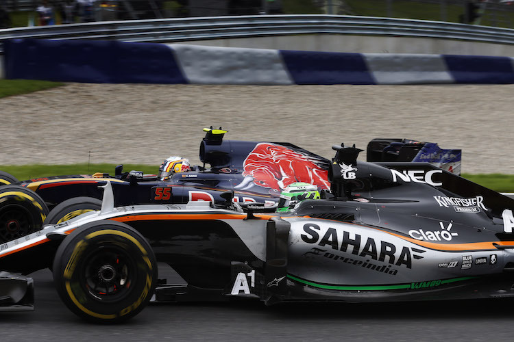 Nico Hülkenberg im Zweikampf mit Carlos Sainz