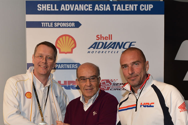 Shell-Manager Adrian Hepher, Carmelo Ezpeleta und Livio Suppo (HRC)