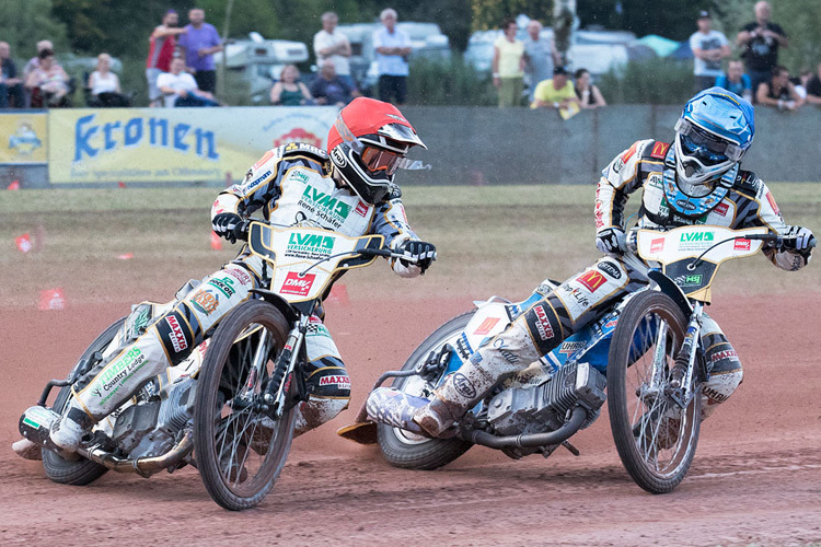 Robert Lambert (li.) und Max Dilger bleiben den White Tigers treu