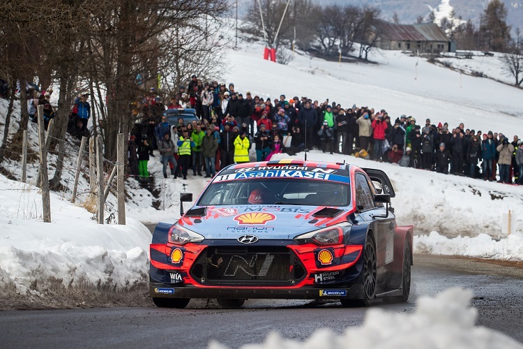 Thierry Neuville im Angriffsmodus