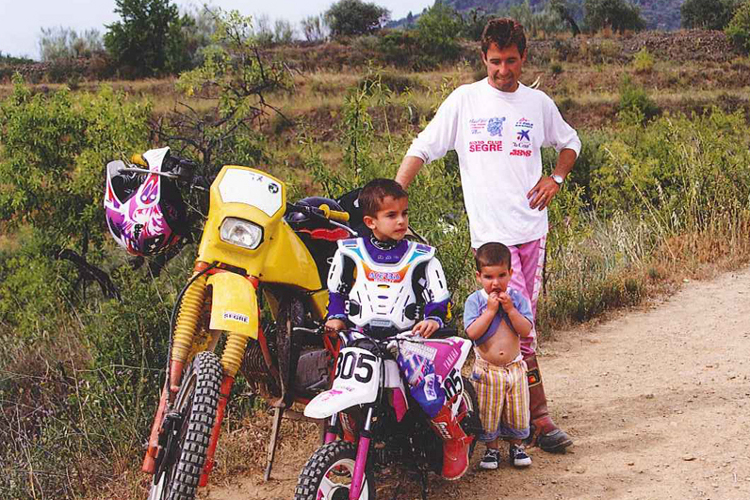Marc mit seinem Vater und Bruder Alex im Alter von fünf Jahren
