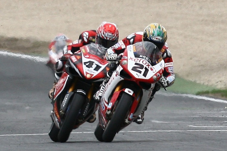 Troy Bayliss (21) und Noriyuki Haga (41) waren faire Gegner