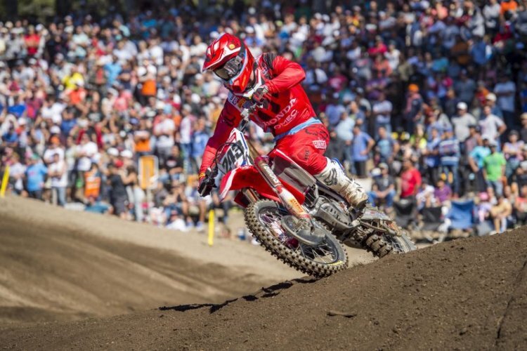 Tim Gajser übernahm in Argentinien mit zwei Siegen die MXGP-Führung 