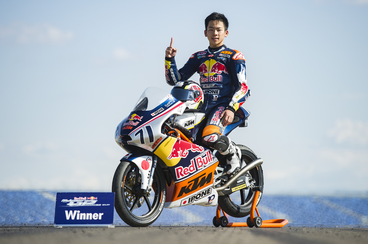 Ayumu Sasaki ist der Gesamtsieger im Red Bull Rookies Cup 2016