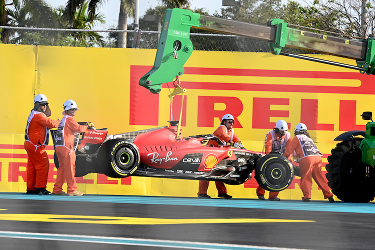 Der Ferrari von Leclerc nach dem Quali-Abflug