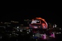 Die leuchtende Kugel «Sphere» ist der wohl auffälligste Teil des Lichtermeers rund um die Rennstrecke in Las Vegas