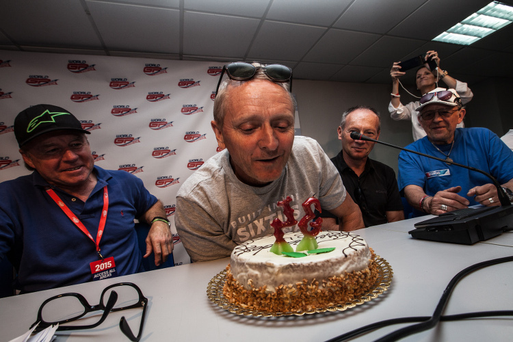 Kevin Schwantz feierte seinen 51. Geburtstag mit anderen Legenden wie Wayne Gardner (li.)
