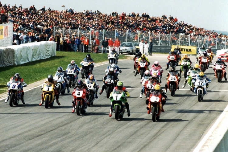 Start zum ersten Pro-Superbike-Rennen auf dem Sachsenring 1996