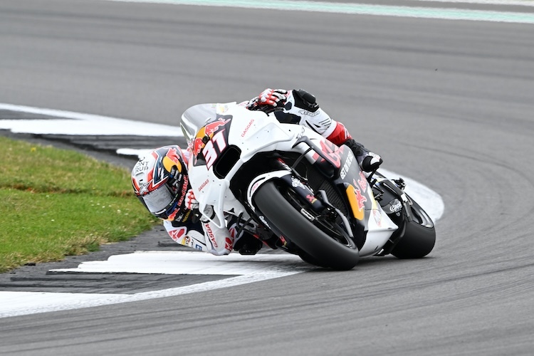 Pedro Acosta donnerte im Sprint von Silverstone auf Rang 5