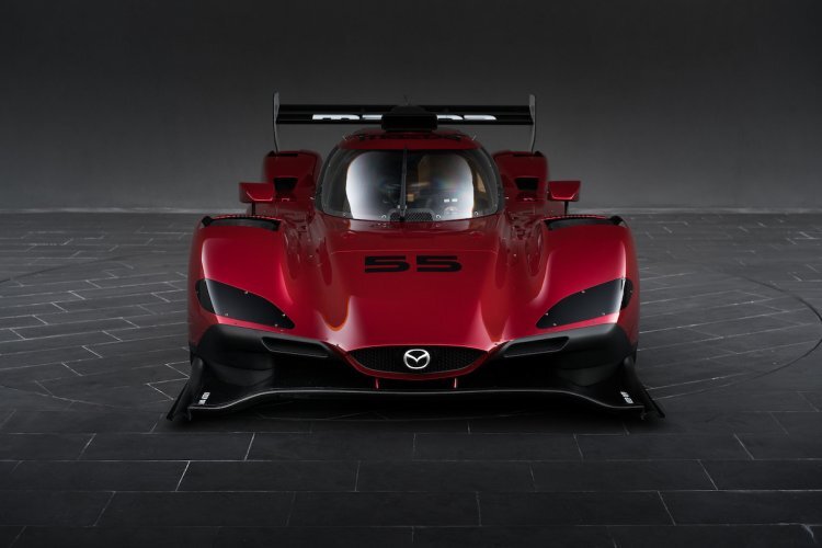 So sieht der Mazda RT24-P von vorne aus