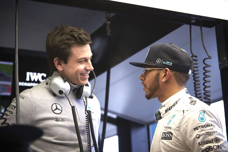 Mercedes-Teamchef Toto Wolff und Lewis Hamilton